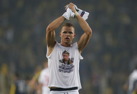 Footballer fined 300 thousand euros for showing love to V. Putin