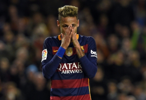 Neymar's father: "Man United" offered 190 million euros for my son