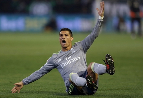 C.Ronaldo spat at "Real" restrictions and flew to Morocco.