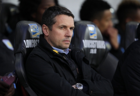 Official: R. Garde leaves "Aston Villa"