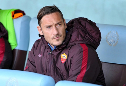 C. Ranieri entices to try out the "Premier" league legend in "Roma"