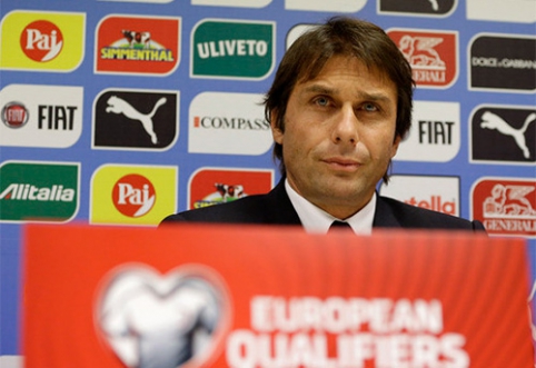 One-legged Chelsea manager A.Conte put together a dream team of footballers