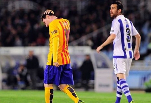 Tired soccer geniuses: L. Messi falls into an unseen pit