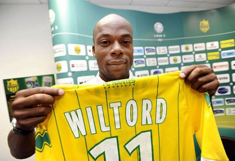 "Arsenal" legend S.Wiltord returns to professional football