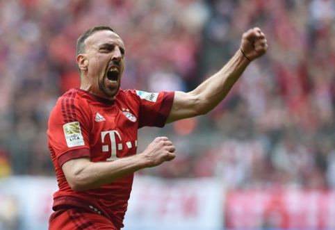 F. Ribery's goal secured a narrow "Bayern" victory, "Borussia" had to struggle at home (VIDEO)