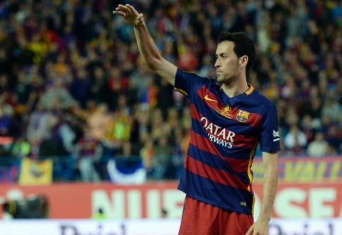 Official: S. Busquets extends contract with "Barca"