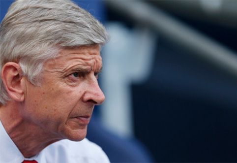 A. Wenger goes hunting: attention drawn by inexpensive defender