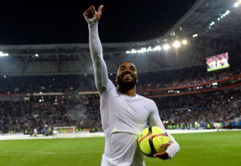 "West Ham" made an offer for A. Lacazette