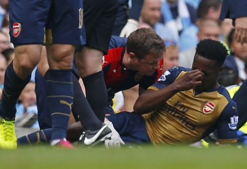 D. Welbeck will not play any matches until nine months after his knee operation.