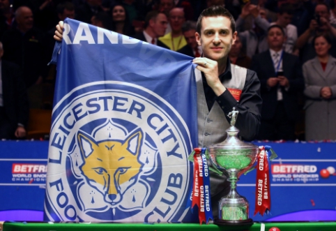 "Leicester" celebrated the victory and the world snooker champion