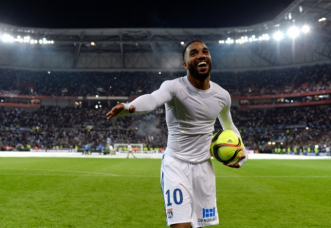 "West Ham" made an impressive offer for A. Lacazette