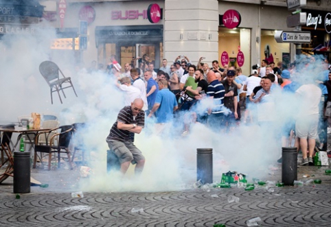 Unrest in France: English hooligans continue to terrorize Marseille (PHOTO)