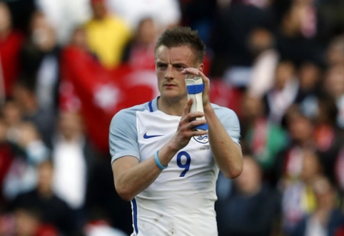 Guardian: "Arsenal" has made an offer matching the buyout clause specified in J. Vardy's contract