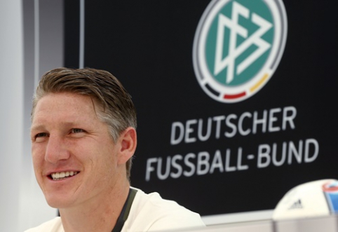 B. Schweinsteiger: Happy to be working with the best coach in Europe at "Man Utd" club