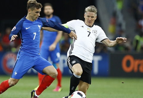 B.Schweinsteiger will no longer represent the German national team