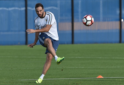 Official: "Juventus" purchases G. Higuain for 90 million euros (VIDEO)