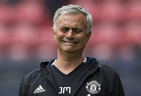 J.Mourinho manages "Man Utd" experienced their first painful setback (VIDEO)