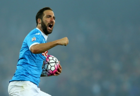 "Napoli" President: Higuain's move to "Juve" would betray the club.