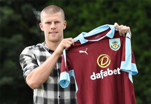 Official: one of the Icelandic magicians will wear "Burnley" shirts