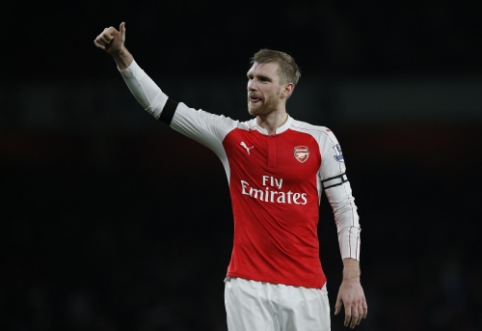 The new captain of "Arsenal" will be P. Mertesacker