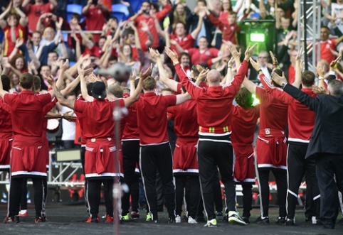 Wales emotionally said "Thank you" to its national heroes (VIDEO)