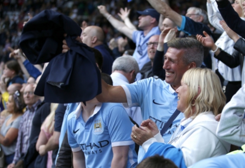 "Man City" signs contract with a young man to play the computer game "FIFA" (VIDEO)