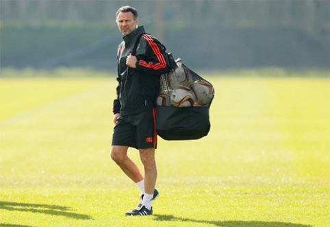 Official: "Man Utd" legend R. Giggs forced to pack his bags