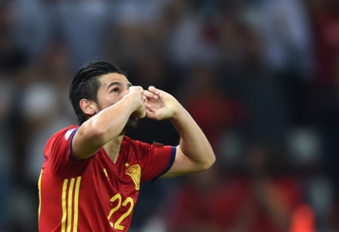 Official: Nolito Soars to "Manchester City"