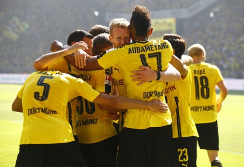 "Bundesliga": "Borussia" starts with a victory, "Schalke" - with a defeat (VIDEO)