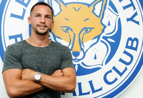 D. Drinkwater linked his future with "Leicester City"