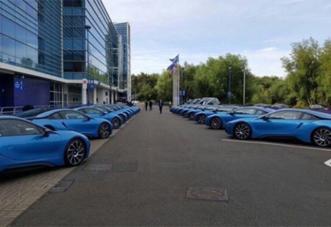 "The generosity of Leicester City owner - gifted 19 luxury cars to players"