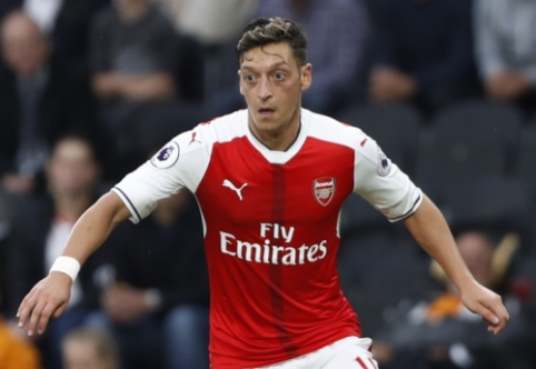 "Arsenal" delivered sad news to M. Ozil