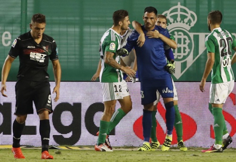 In Spain - two red cards, missed penalty kick at 11th minute and a draw (VIDEO)