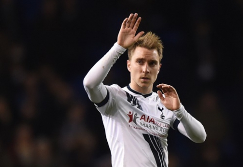 C. Eriksen put his signature on a new contract with "Tottenham"