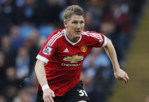 B. Schweinsteiger included in "Man United" lineup for "Premier" league