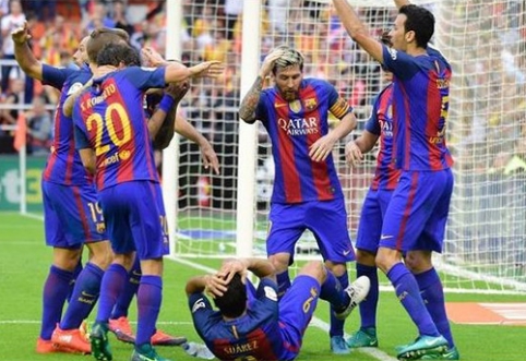 "Valencia" children mock "Barcelona" players' reactions to bottles (VIDEO)