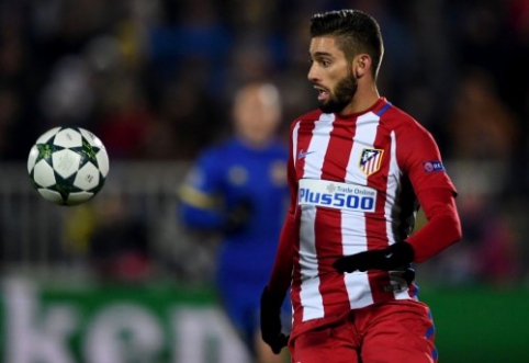 Official: Y. Carrasco extends contract with "Atletico"