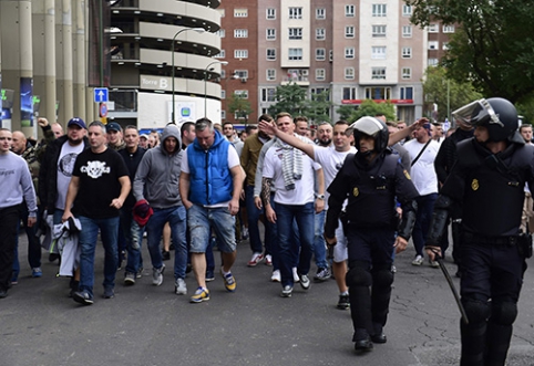 "Legia" hooligans gave trouble to Spanish police officers (VIDEO)