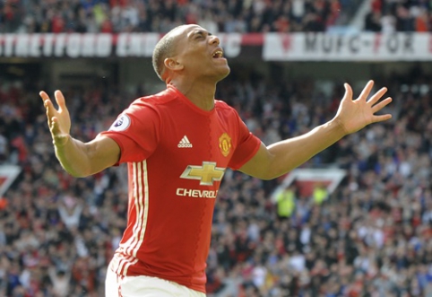 J. Mourinho believes that a goal will help A. Martial forget personal problems