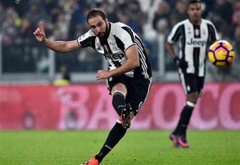 "Juventus" to play against "Sevilla" without G.Higuain and M.Benatia