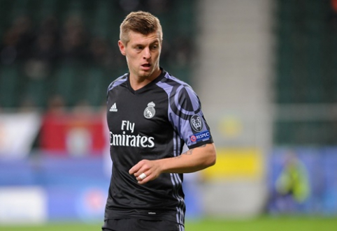 Z. Zidane grabs his head: T. Kroos will miss at least six weeks due to a foot fracture