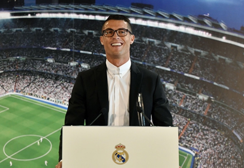 C.Ronaldo signs a contract: "This agreement will not be my last"