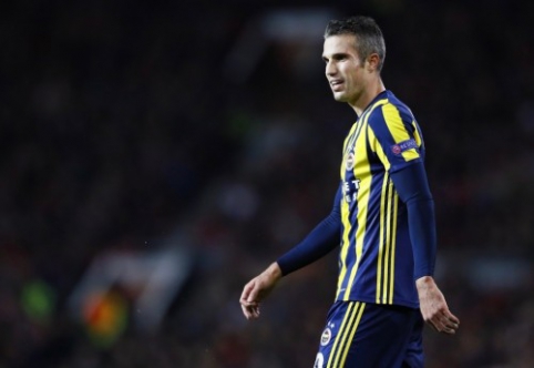 R. van Persie suffered a horrific injury