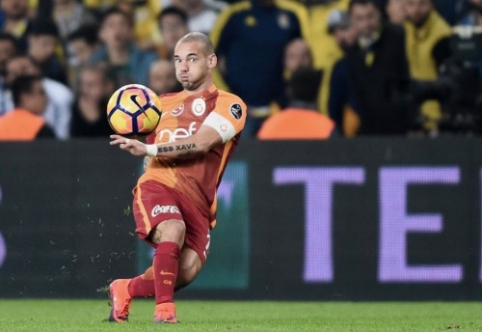 W. Sneijder rejected the offer from the Chinese.