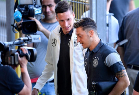 M. Ozil pushes "Arsenal" to acquire J. Draxler, who is also tempted by PSG