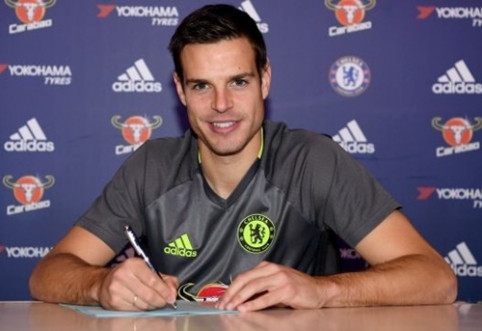 C. Azpilicueta signed a new contract with "Chelsea"