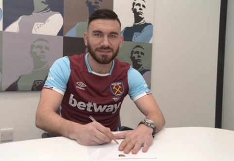 Official: "West Ham" lured R. Snodgrass from "Hull City"