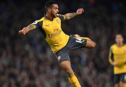 A. Wenger: Walcott returns to the team, but Debuchy may leave