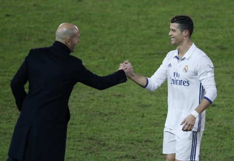 Z. Zidane defended recently criticized C. Ronaldo