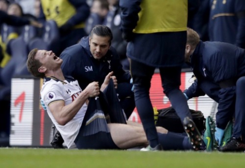 J. Vertonghen suffered a hamstring injury